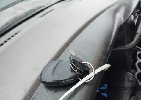 2004 Chevrolet Express G1500 z USA, uszkodzony, nr VIN 1GCFG15T541148028